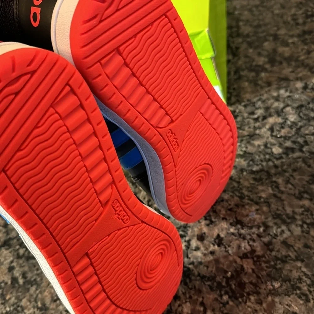 Adidas Hoops VS Mid NIB 10